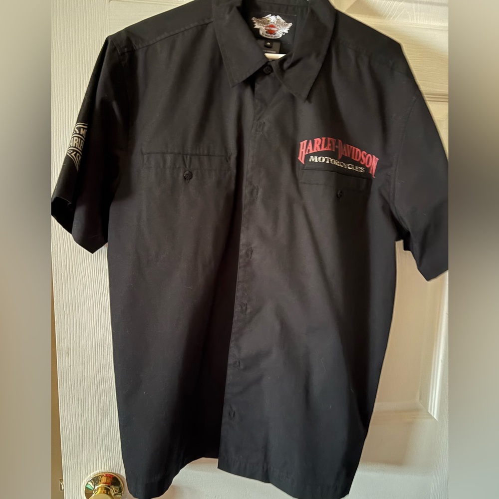 Harley-Davidson Black Short Sleeve Button-Down Shirt with Red Logo